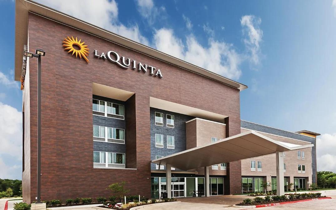 La Quinta Inn & Suites By Wyndham Louisville Ne - Old Henry Rd Εξωτερικό φωτογραφία