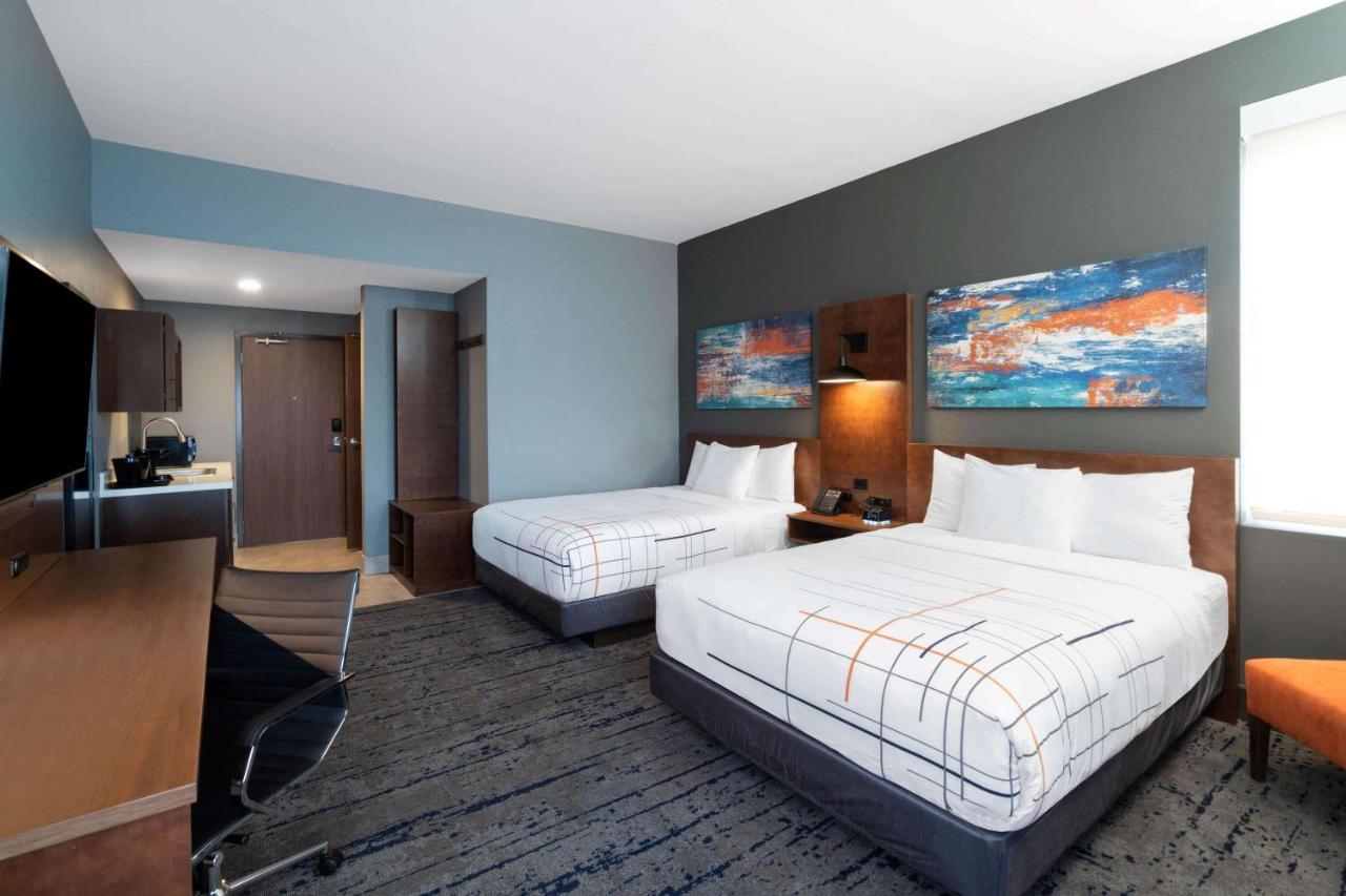 La Quinta Inn & Suites By Wyndham Louisville Ne - Old Henry Rd Εξωτερικό φωτογραφία
