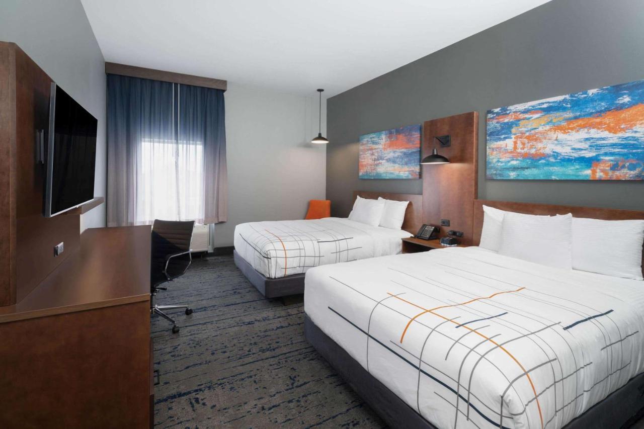 La Quinta Inn & Suites By Wyndham Louisville Ne - Old Henry Rd Εξωτερικό φωτογραφία