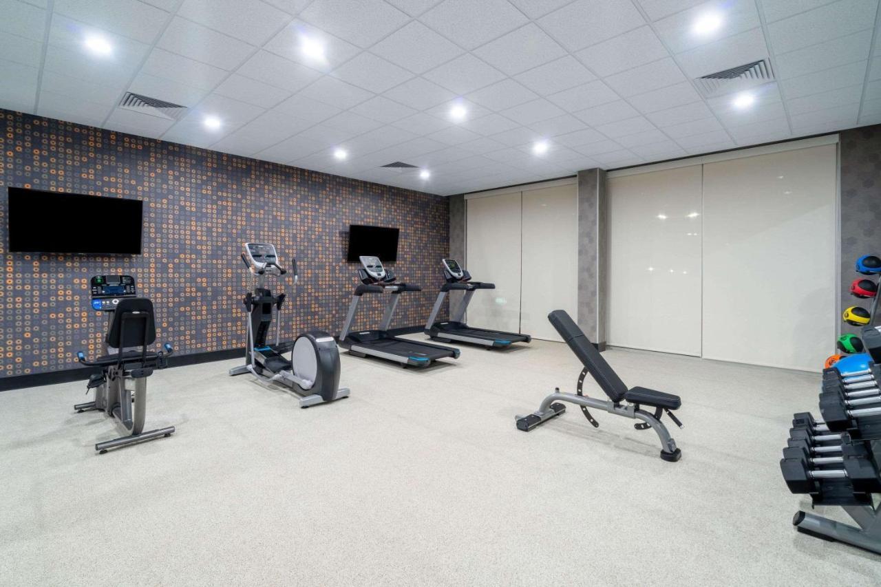 La Quinta Inn & Suites By Wyndham Louisville Ne - Old Henry Rd Εξωτερικό φωτογραφία
