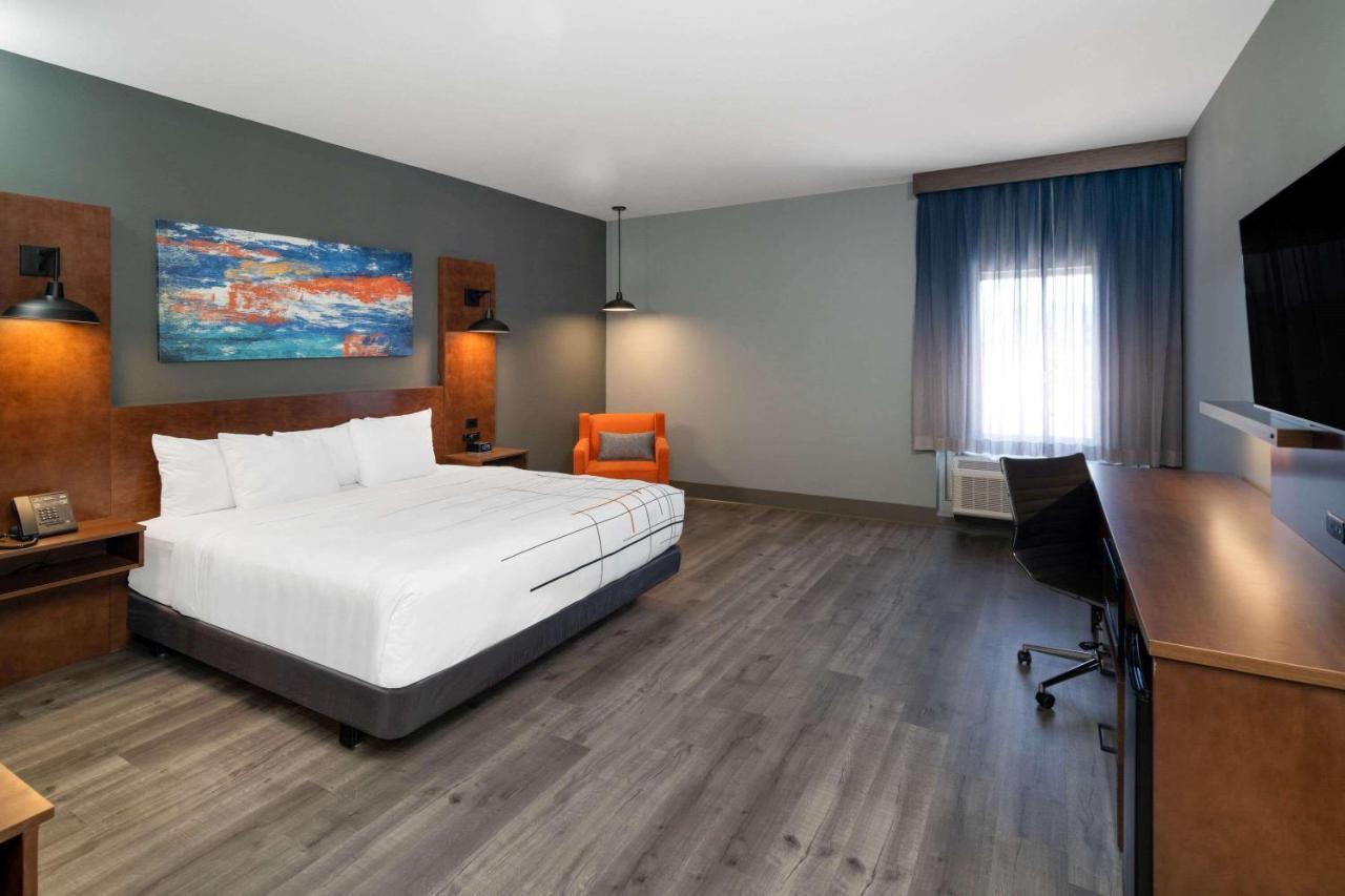 La Quinta Inn & Suites By Wyndham Louisville Ne - Old Henry Rd Εξωτερικό φωτογραφία